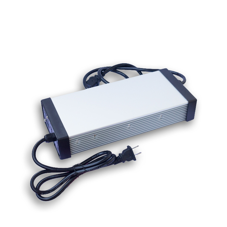 36V Lithium-Blei-Säure-LiFePO4 42V 43,5V 15A Batterieladegerät