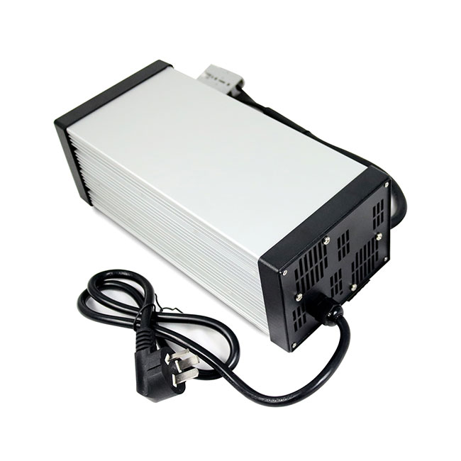 36V Lithium-Blei-Säure-LiFePO4 42V 43,5V 30A Batterieladegerät